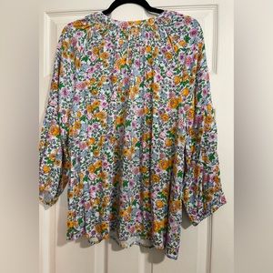 Cute Crown & Ivy Top